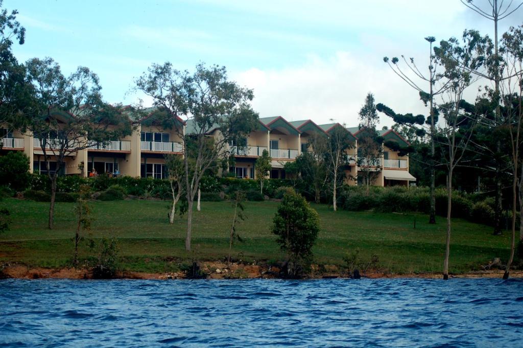 Tinaroo Lake Resort Eksteriør billede